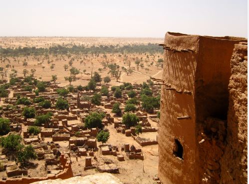 le pays dogon souffre de deux fléaux