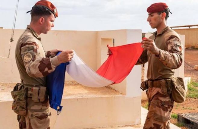 La présence militaire française nulle au Sahel, en recul en Afrique